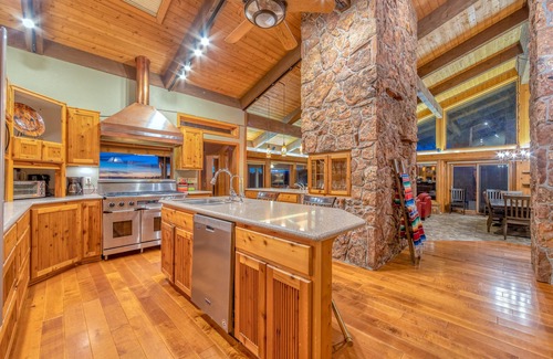 West Sedona House | Peaceful Luxury Heated Pool & Hot Tub REDROCKVIEWS