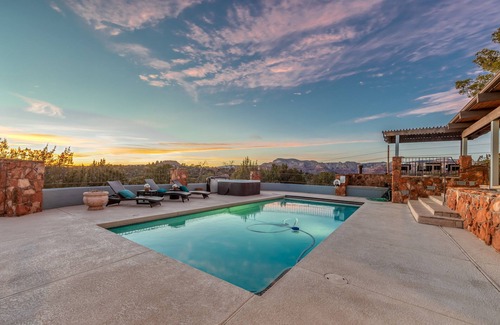 West Sedona House | Peaceful Luxury Heated Pool & Hot Tub REDROCKVIEWS