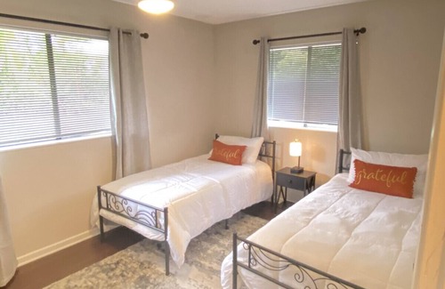 Keaau House | Peaceful Master Bedroom with Own Bath near Hilo