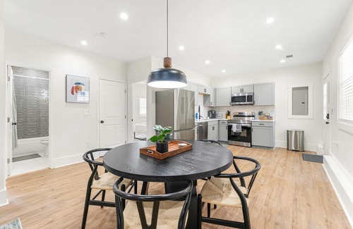Norcross House | Peaceful & Modern Historic Norcross Home