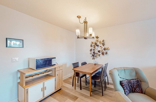 Big White Ski Resort House | Peaceful mountain suite with open layout, internet, & W/D - walk to the lifts