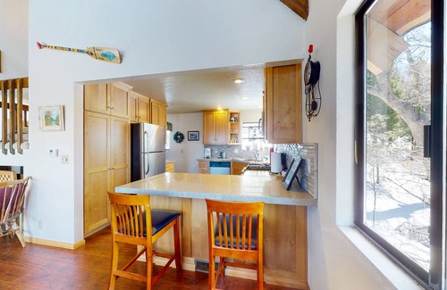 Cedar Glen House | Peaceful mountain view home with fireplace, gas grill, & balcony
