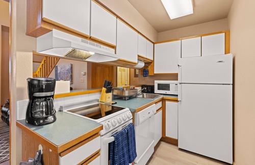 Leadville Apartment | Peaceful Mountain Retreat: 2 Kings & Gas Fireplace