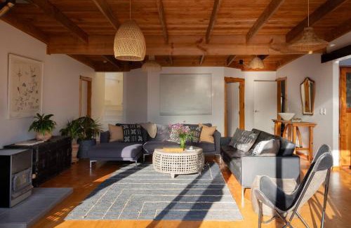 Brightwater House | Peaceful Nelson getaway - spa pool, space & views