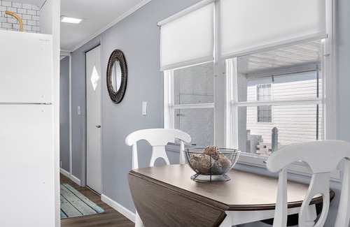 Laurel House | Peaceful Nokomis Retreat | 5 Mins to Beach | Ideal for 55+