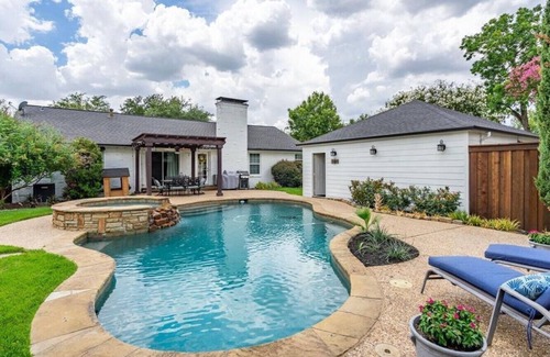 Northeast Dallas House | Peaceful Oasis