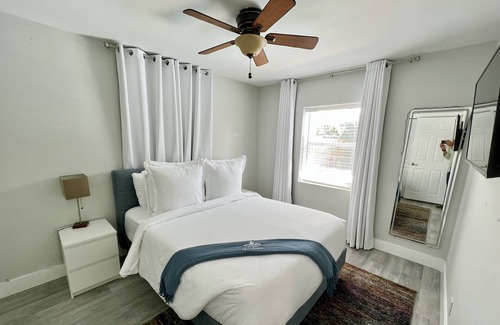 Middle River Terrace House | Peaceful Oasis near Wilton Manors w/Heated Pool