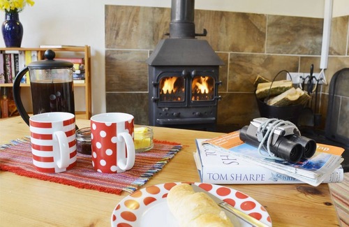 Tan-y-groes Cottage | Peaceful Orchid Cottage - 4 miles from unspoilt beaches Children and Dogs welcom