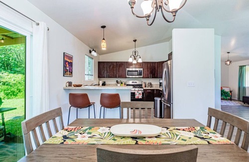 Keaau Apartment | Peaceful Petfriendly Paradise Home | with A/C
