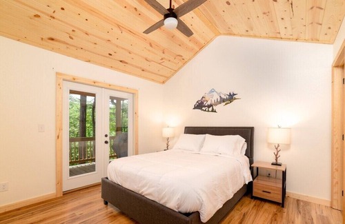 Murphy Cabin | Peaceful Pines Cabin