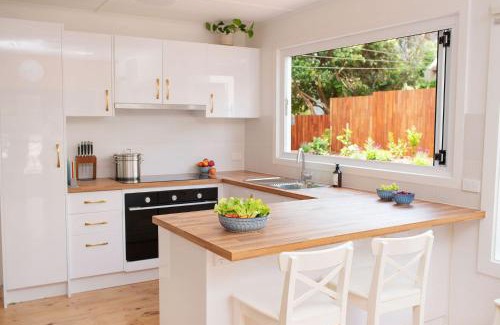 Inverloch House | Peaceful Places - Surf Side, Linen, Pets, Wifi