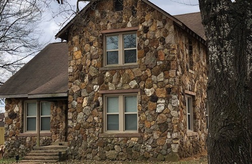 Pocahontas House | Peaceful Pocahontas
