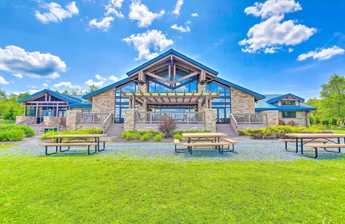 Thornhurst Cabin | Peaceful Pocono Lake Retreat w/Game Room & Deck!