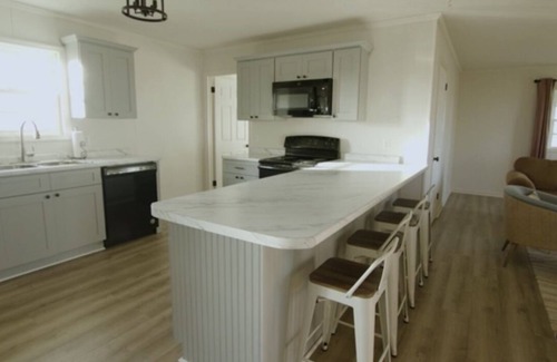 Metter Other | Peaceful, private country farmhouse w/large yard