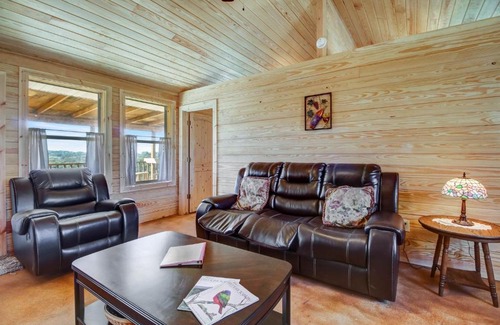 Fredericksburg House | Peaceful Providence Guesthouse
