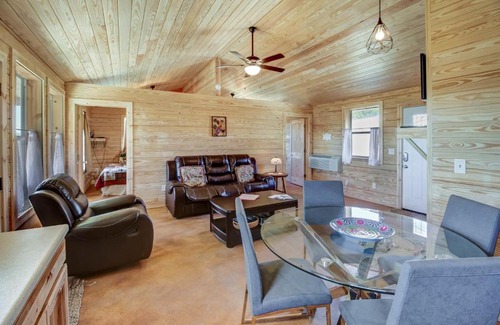 Fredericksburg House | Peaceful Providence Guesthouse