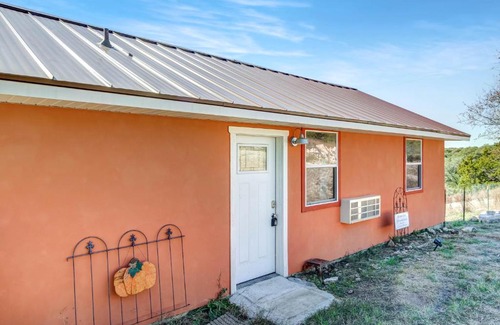 Fredericksburg House | Peaceful Providence Guesthouse