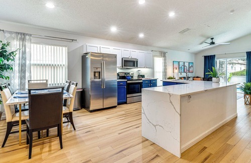 Florida Pines Villa | Peaceful, Relaxing 4 Bedroom 2 Bath Villa with Own Pool and Free WiFi