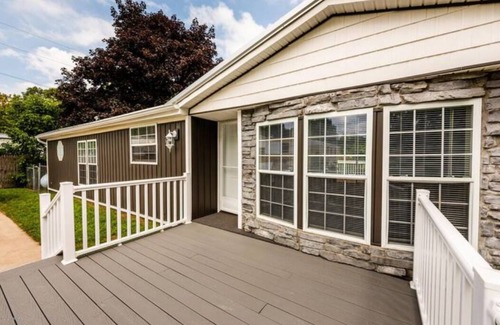Eau Claire Cottage | Peaceful & Relaxing Cottage by the Lake