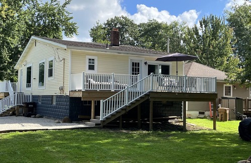 Gloria Glens Park Cottage | Peaceful, Renovated 3BR Home by Chippewa Lake/Pet Friendly