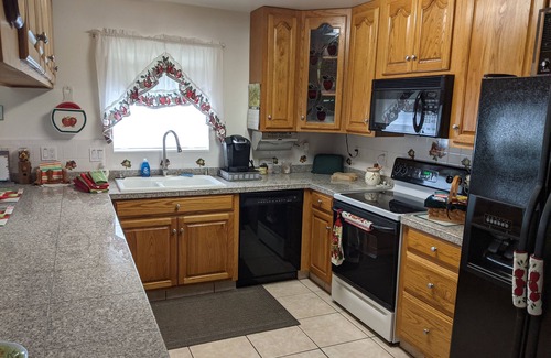 Quitman Apartment | Peaceful Retreat Apartment with carport in city limits