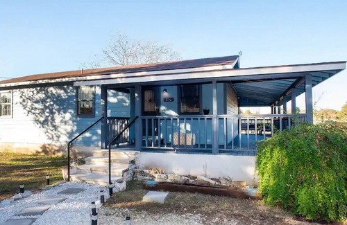 Johnson City House | Peaceful retreat in the heart of the Texas Hill Country