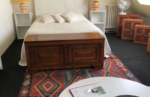 Dureil Bed & Breakfast | Peaceful Retreat in Two Hectare Park with Pool, Near Forest and Attractions