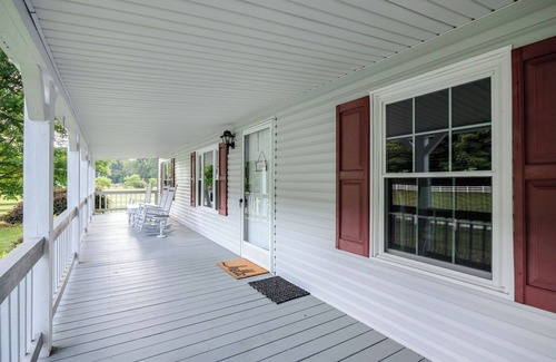 Glace House | Peaceful Retreat on Potts Creek. Pet Friendly!