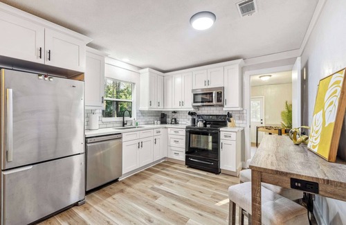 Gainesville House | Peaceful Retreat, Pet-Friendly 5 mins to Shands & UF!