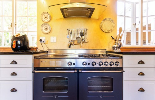 Claremont House | Peaceful Retreat - Upper Claremont