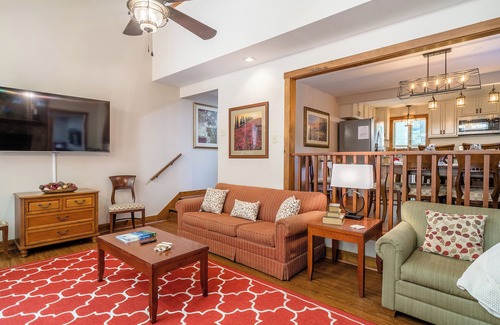 Massanutten House | Peaceful retreat with creek and wildlife spotting!