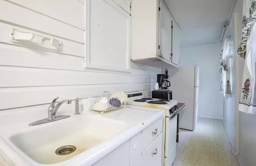 Cherokee Hotel | Peaceful Riverside Room w/Essentials For Your Trip & Easy Mountain Access