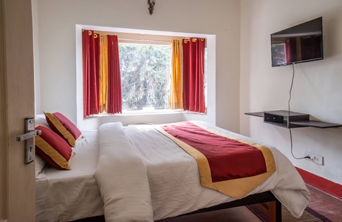Bhimtal Bed & Breakfast | Peaceful, scenic, surrounded by green or snowy hills, far away from the city.