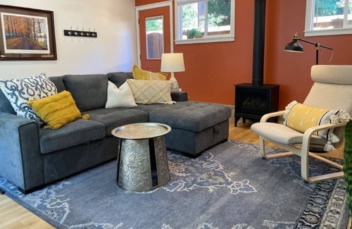 Felton House | Peaceful setting in the heart of town