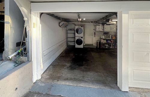 El Porto Apartment | Peaceful studio in Manhattan Beach a block to the beach