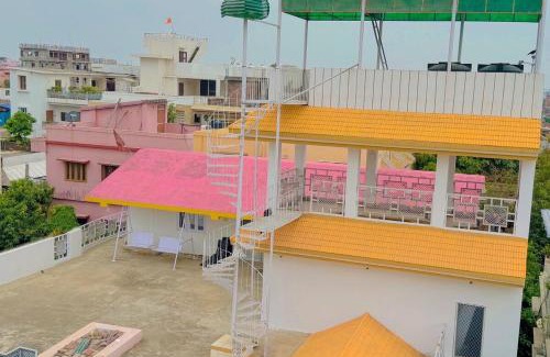 Patna Villa | Peaceful Studio With Kitchen & Terrace 301