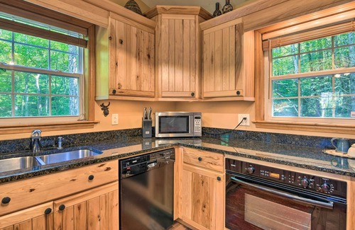 Sylva Cabin | Peaceful Sylva Cabin w/ Mtn Views & Creek!