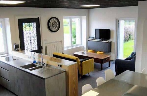 Plougoulm House | Peaceful town house in Plougoulm for 6