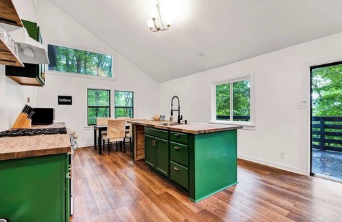 Sewanee House | Peaceful Treetop Bungalow on Cumberland Plateau