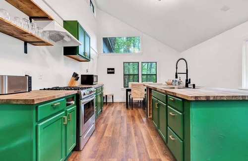 Sewanee House | Peaceful Treetop Bungalow on Cumberland Plateau