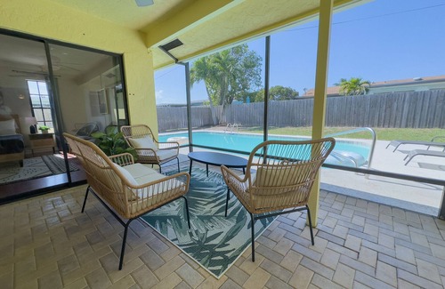 Lake Worth House | Peaceful Tropical Home w/pool {15 min.from beach}