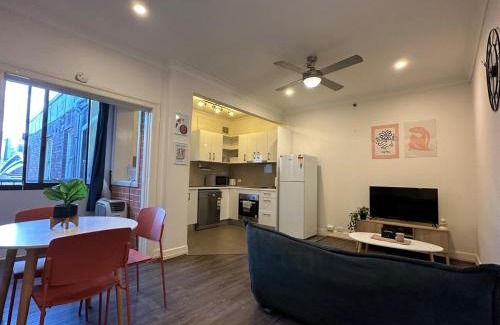 Kirribilli Apartment | Peaceful unit facing Sydney Opera House
