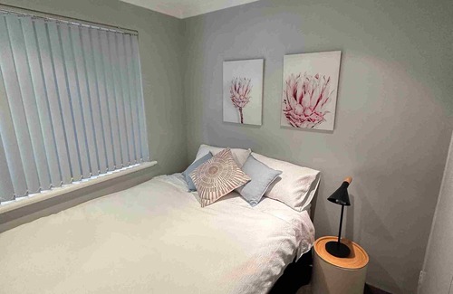 Rockingham Apartment | Peaceful unit with all the convenience.