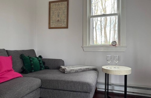 Town of Delaware House | Peaceful Upstate Renovated Schoolhouse
