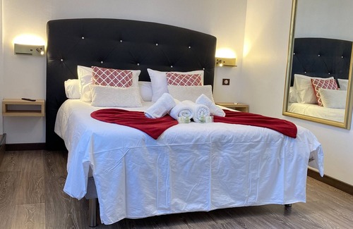 Figeac Villa | Peaceful villa with jacuzzi or swimming pool in the countryside