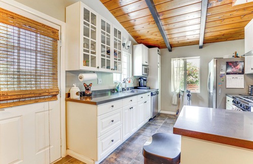 Vista House | Peaceful Vista House w/Gas Grill: 1 Mi to Dtwn!