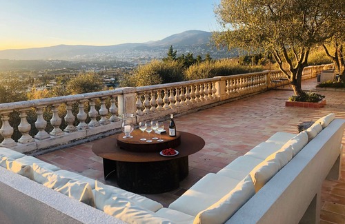 Mouans-Sartoux Villa | Peaceful w Amazing Views, Aircon & Heated Salt Water Pool nr Valbonne & Mougins