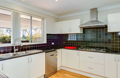 Sanctuary Point House | Peaceful Waterfront, wheelchair accessible - Stunning Location for Family Holiday
