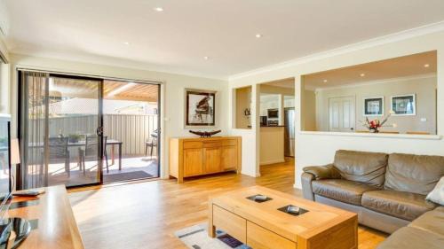 Sanctuary Point House | Peaceful Waterfront, wheelchair accessible - Stunning Location for Family Holiday