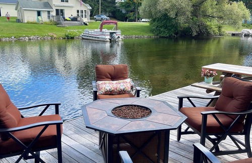 Central Lake Cabin | Peaceful Waterfront Cabin